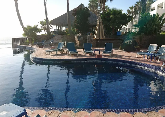 Las Rocas Resort & Spa